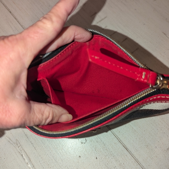 Dooney Bourke wristlet - Picture 5 of 11